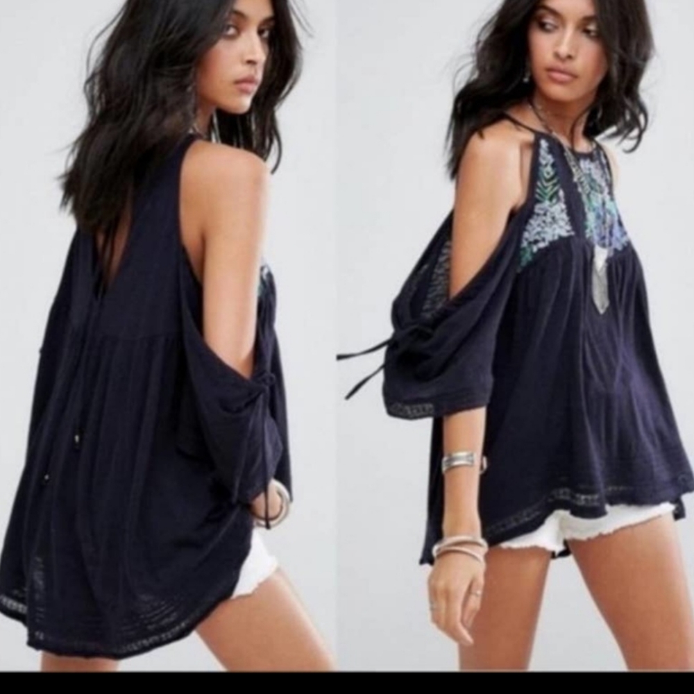 Free People Fast Times Peasant Top Cold Shoulder Embroidered Navy Blue Small NWT - Picture 3 of 10